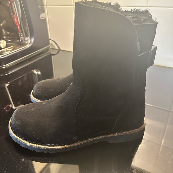 Birkenstock Uppsala Black Shearling Boots - Picture 3 of 5